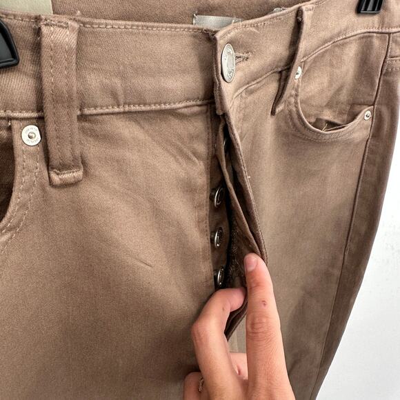 HUDSON NWT Faye Ultra High-Rise Flare Jean in Coated Chincilla // 31 - Picture 9 of 16